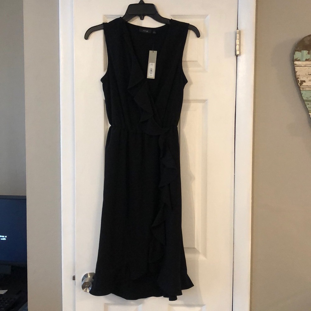 NWT size small cinched waist ruffle dress